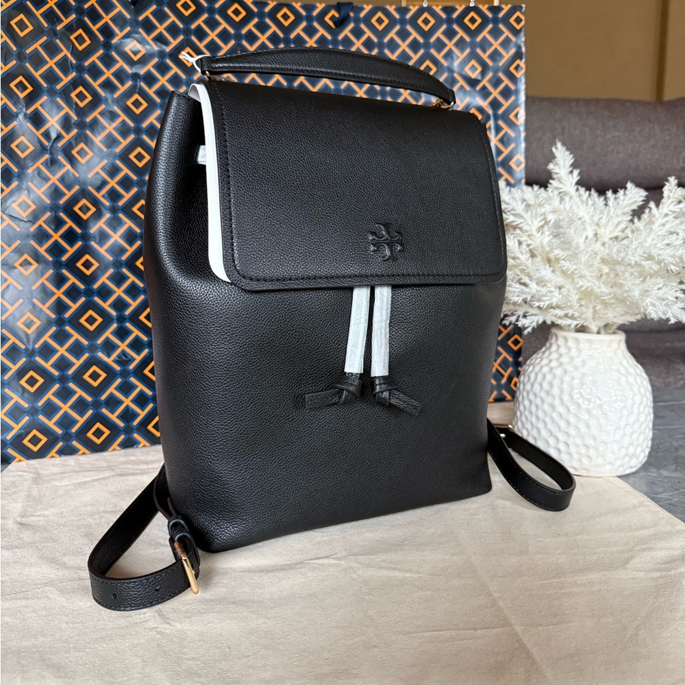New✨ authentic Thea With Gold Hardware Pebbled Leather Backpack (black)